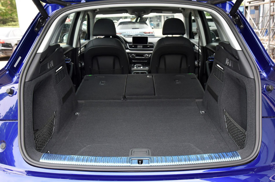 2018款 45 TFSI 尊享时尚型 座椅空间