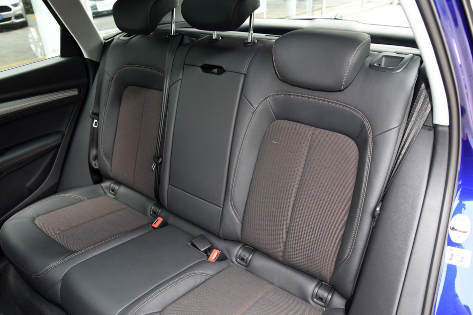 2018款 45 TFSI 尊享时尚型 座椅空间