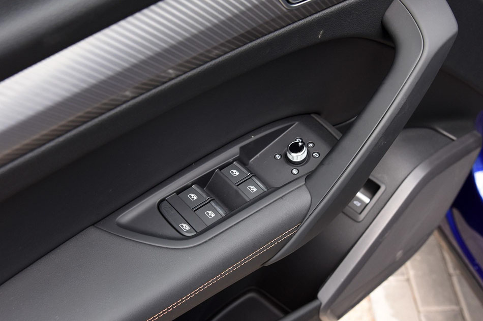 2018款 45 TFSI 尊享时尚型 座椅空间