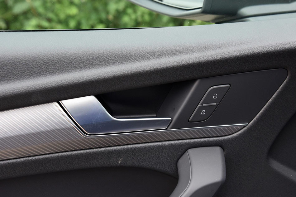 2018款 45 TFSI 尊享时尚型 座椅空间