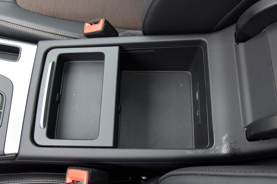 2018款 45 TFSI 尊享时尚型 座椅空间