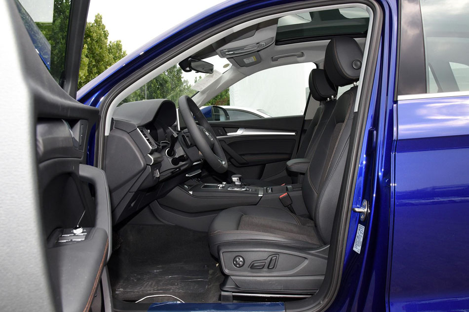 2018款 45 TFSI 尊享时尚型 座椅空间