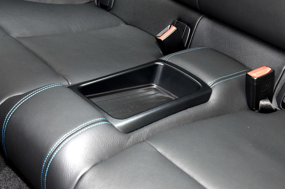 2018款 M2 座椅空间