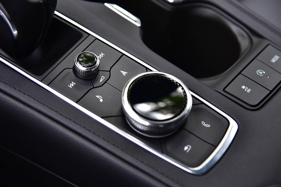 2019款 28T 四驱铂金运动版 内饰