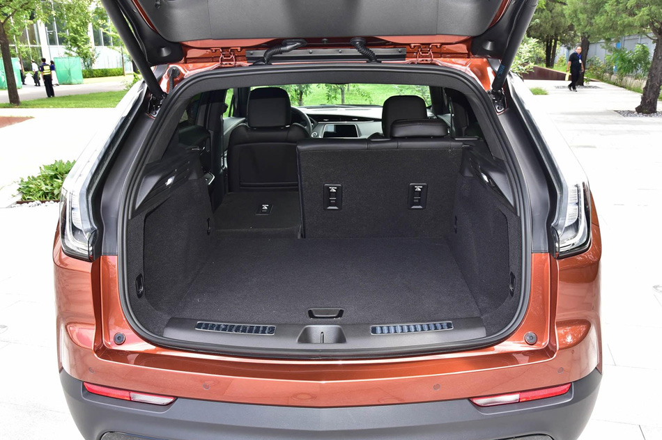 2019款 28T 四驱铂金运动版 座椅空间
