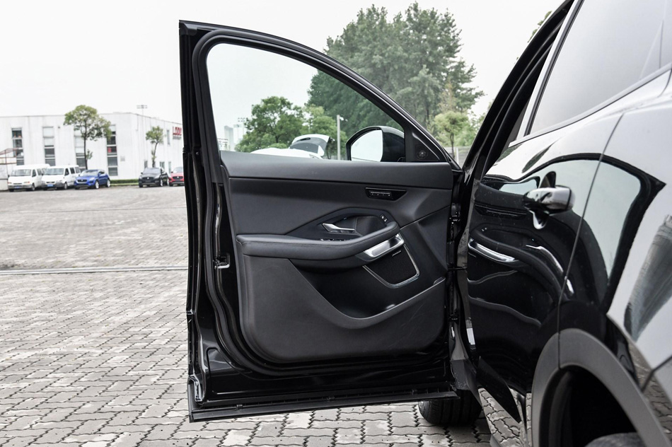 2018款 P250 SE 座椅空间