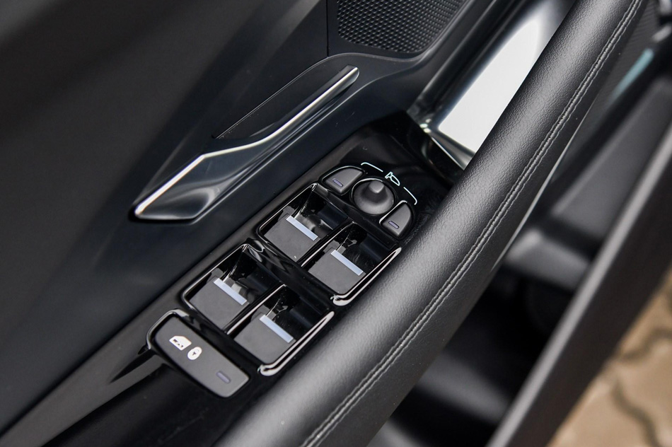 2018款 P250 SE 座椅空间