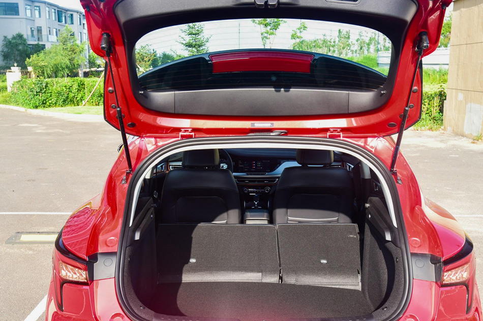 2018款 1.6L GDI 自动锐潮型 座椅空间