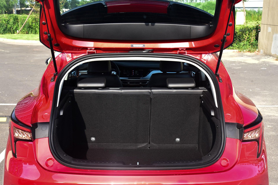 2018款 1.6L GDI 自动锐潮型 座椅空间