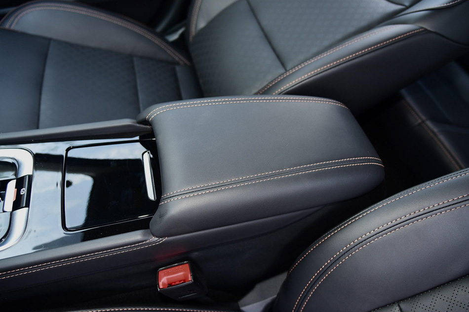 2018款 1.6L GDI 自动锐潮型 座椅空间