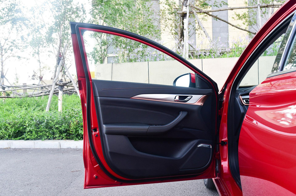 2018款 1.6L GDI 自动锐潮型 座椅空间
