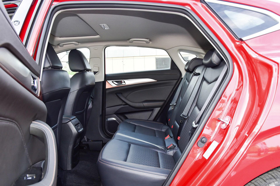 2018款 1.6L GDI 自动锐潮型 座椅空间