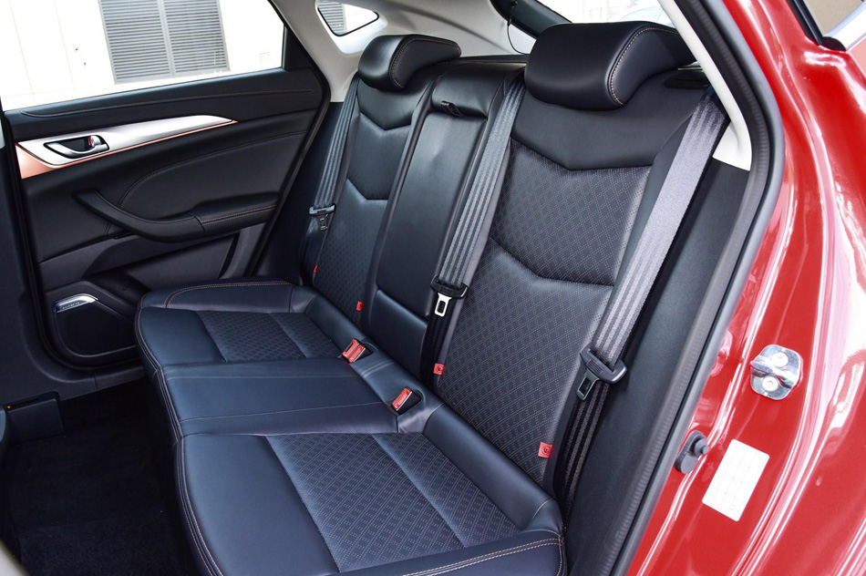 2018款 1.6L GDI 自动锐潮型 座椅空间
