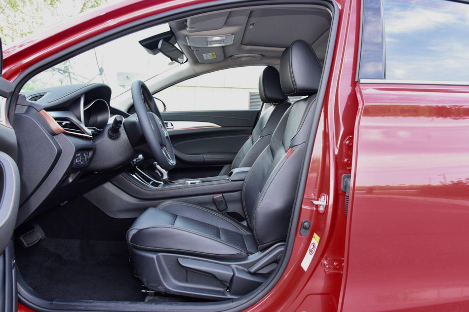 2018款 1.6L GDI 自动锐潮型 座椅空间