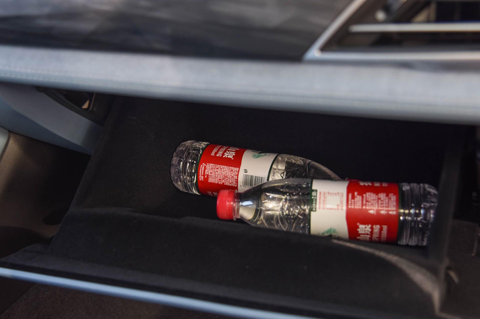 2018款 1.5T PHEV领航型 内饰