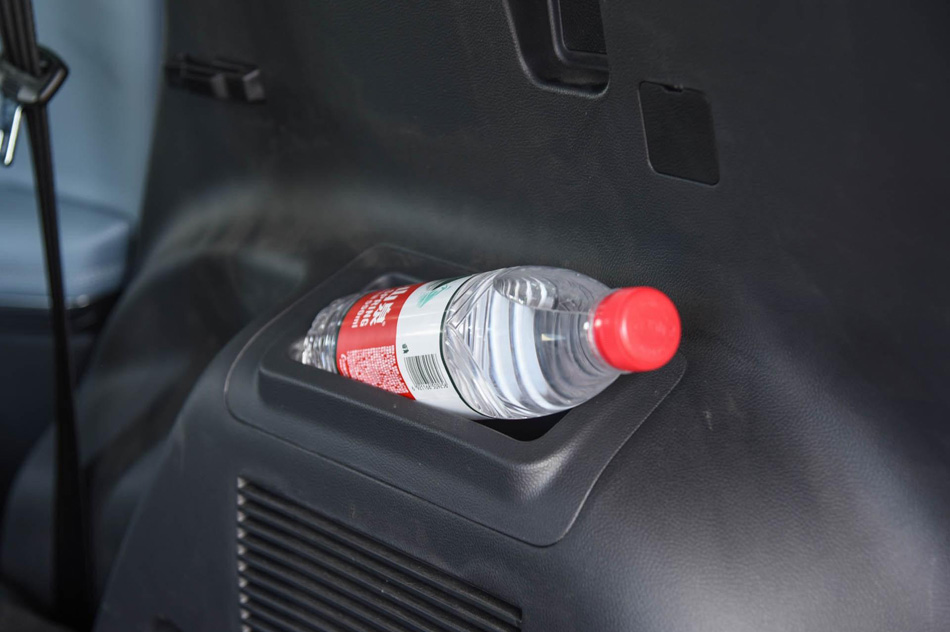 2018款 1.5T PHEV领航型 座椅空间