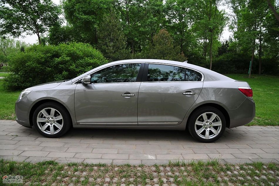 新君越2.0T外观实拍图