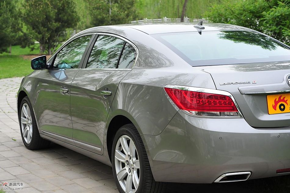 新君越2.0T外观实拍图