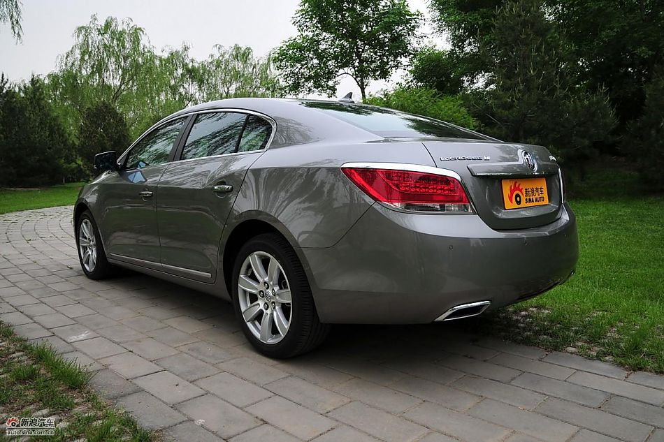 新君越2.0T外观实拍图