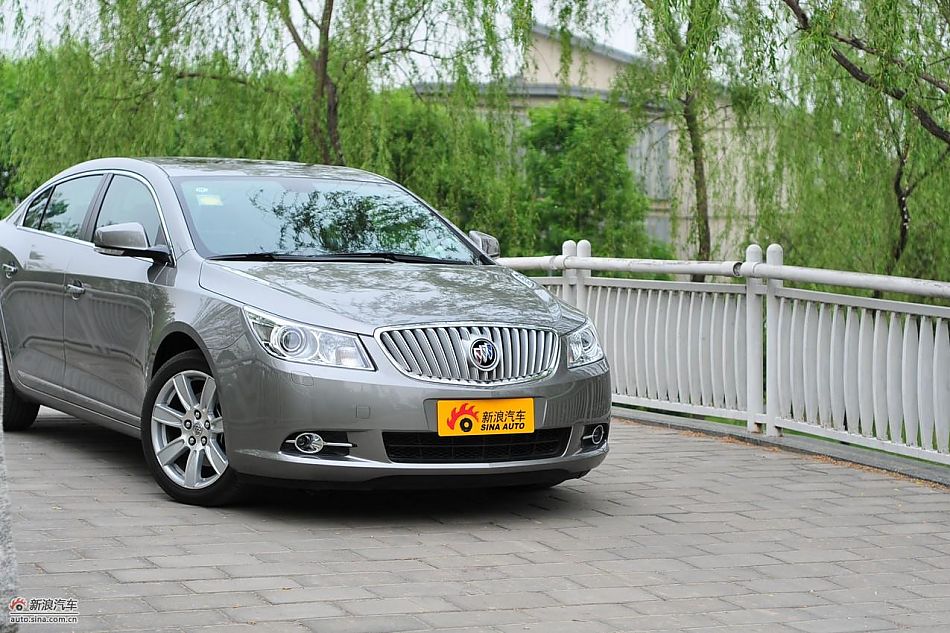 新君越2.0T外观实拍图