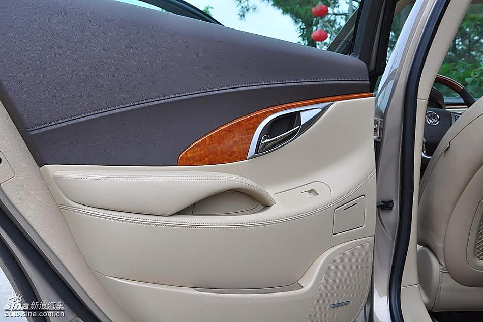 上海通用别克新君越试车实拍图 内饰