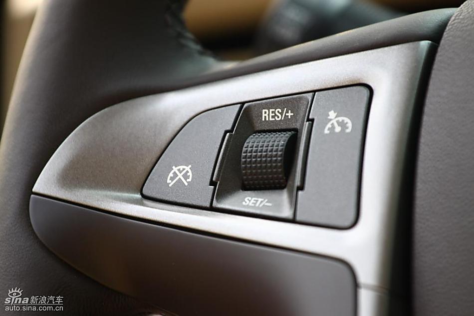 别克新君越试驾实拍图内饰