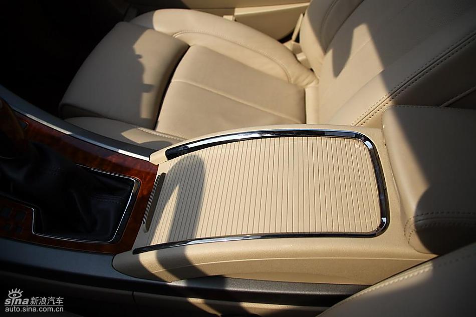 别克新君越试驾实拍图内饰