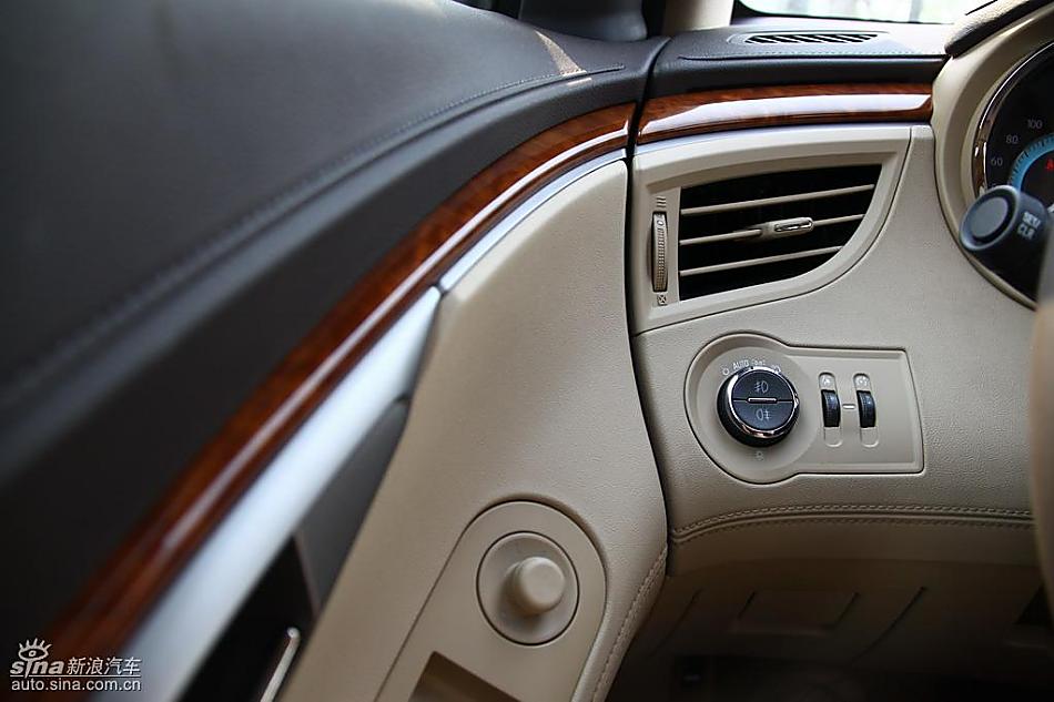 别克新君越试驾实拍图内饰