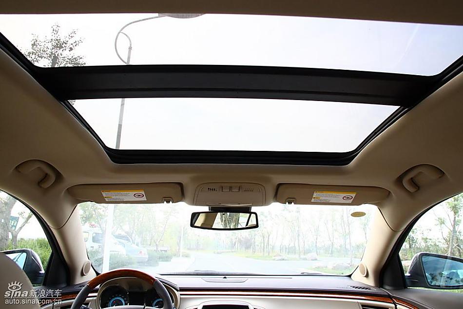 别克新君越试驾实拍图内饰