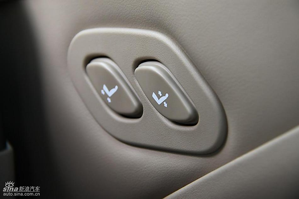 别克新君越试驾实拍图发动机与其他