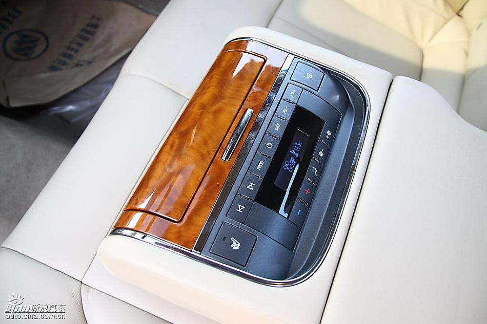 别克新君越试驾实拍图发动机与其他