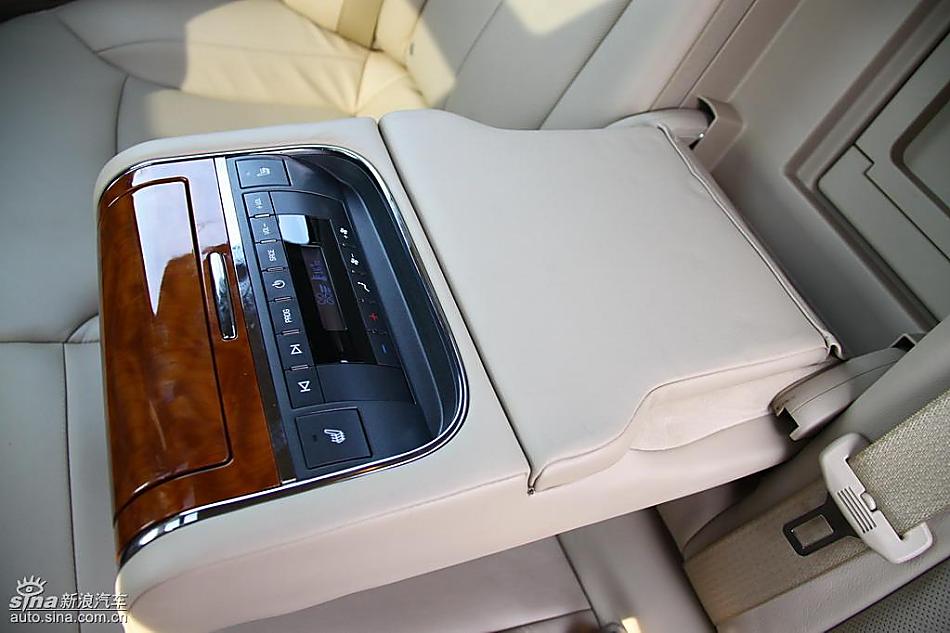 别克新君越试驾实拍图发动机与其他