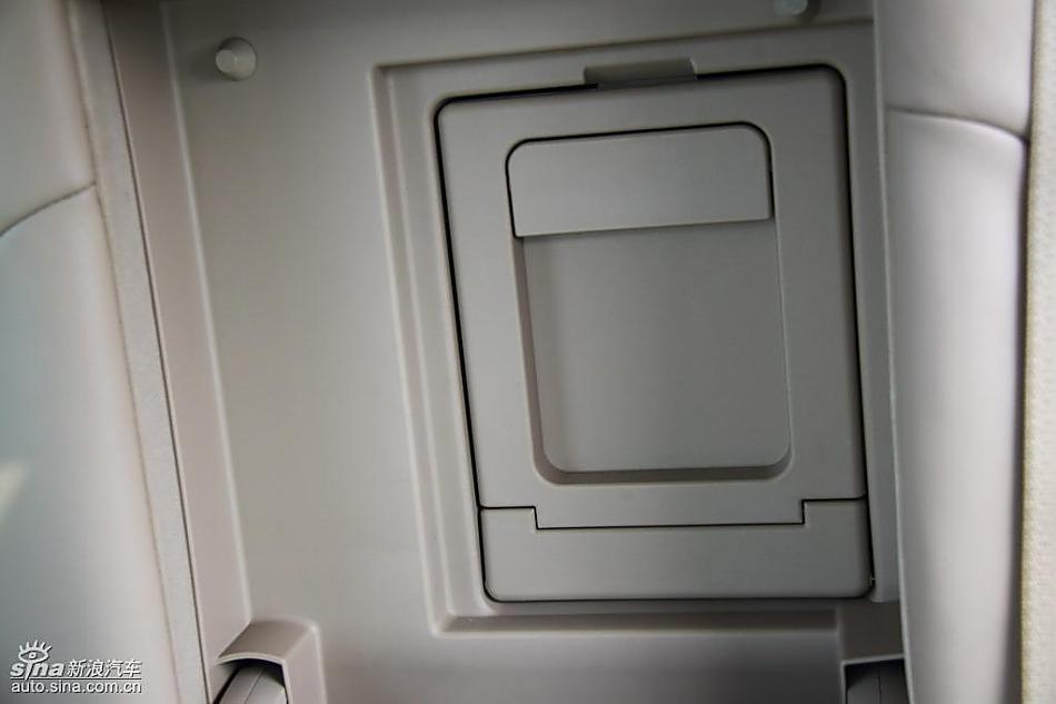 别克新君越试驾实拍图发动机与其他