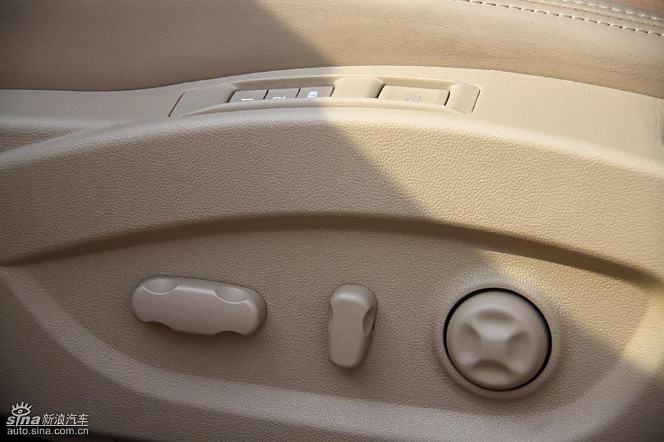 别克新君越试驾实拍图内饰