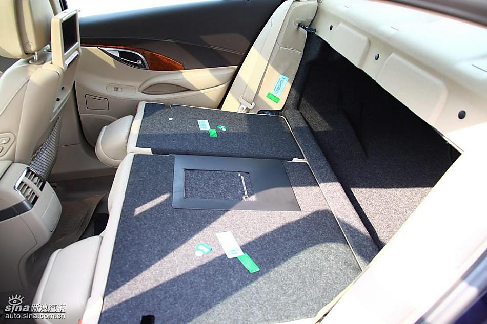 别克新君越试驾实拍图发动机与其他