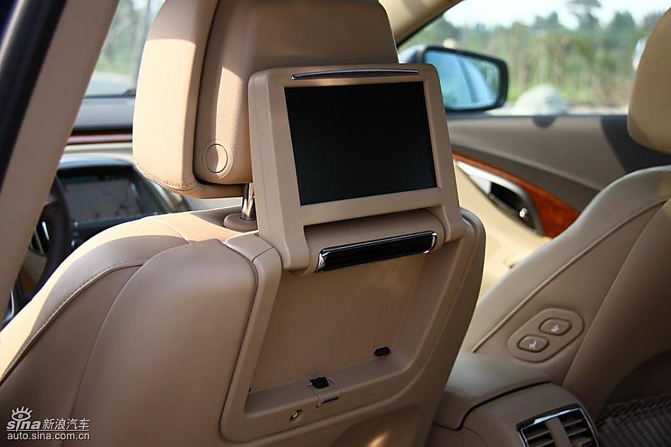 别克新君越试驾实拍图发动机与其他