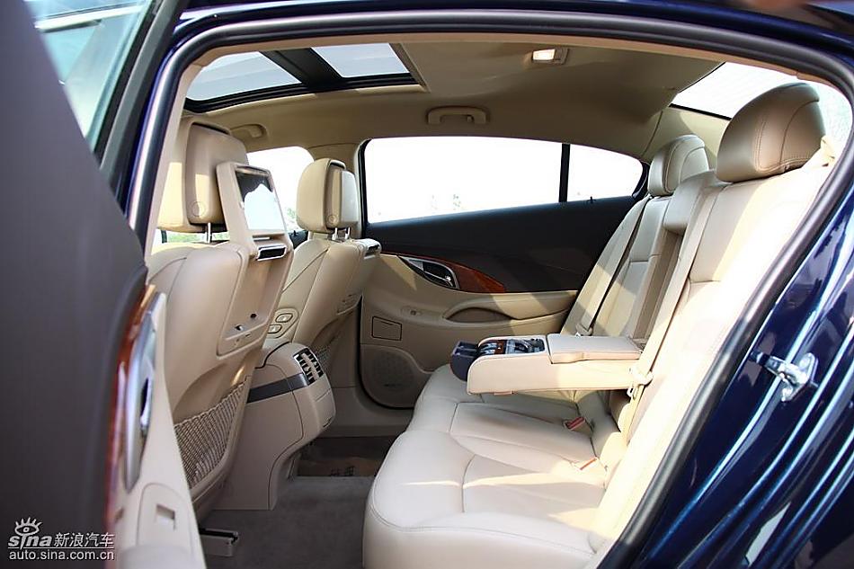 别克新君越试驾实拍图发动机与其他