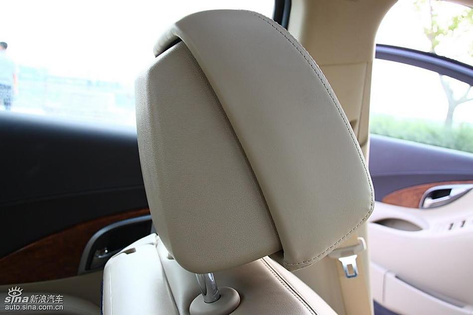 别克新君越试驾实拍图发动机与其他