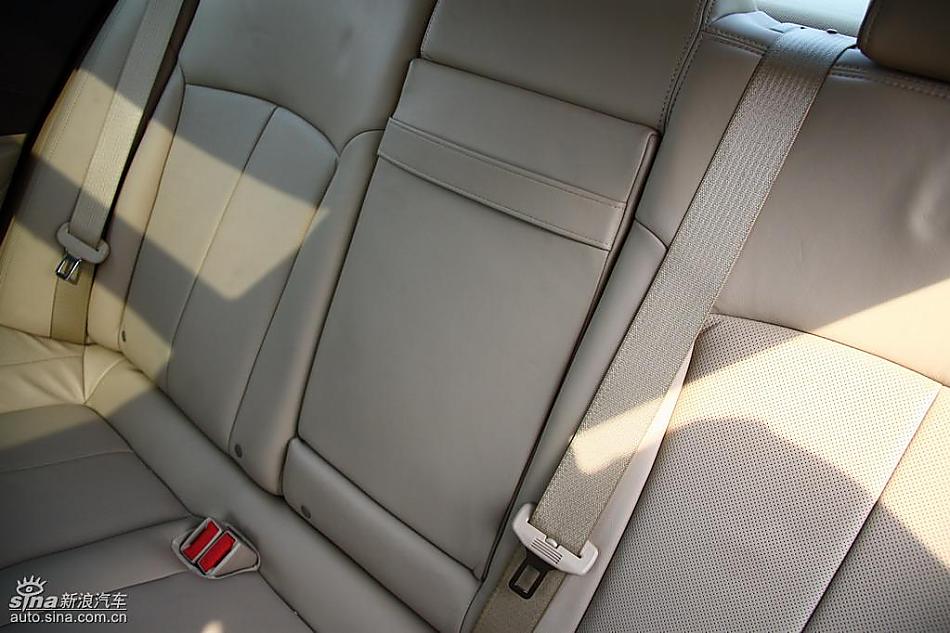 别克新君越试驾实拍图发动机与其他