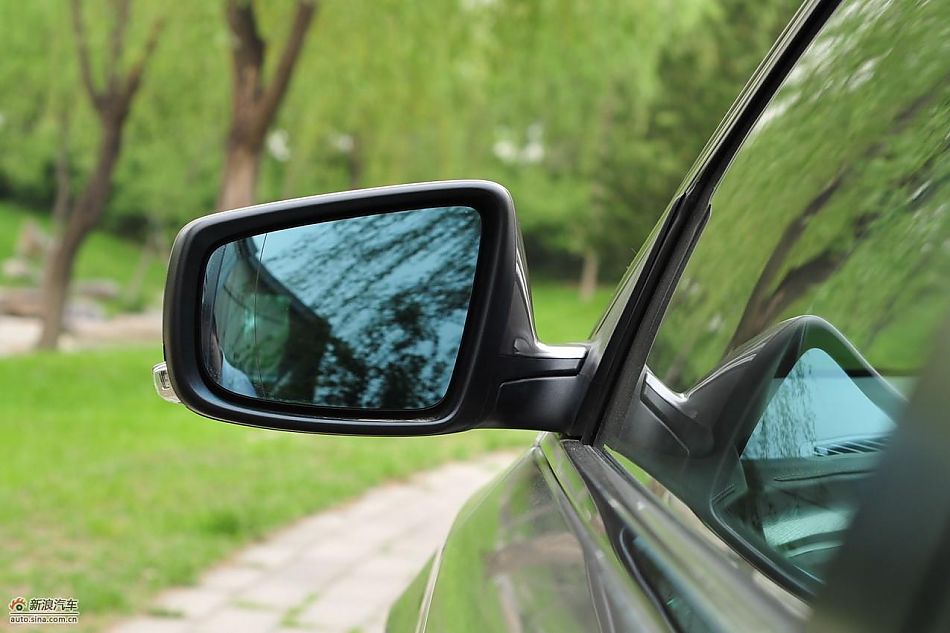 新君越2.0T外观实拍图