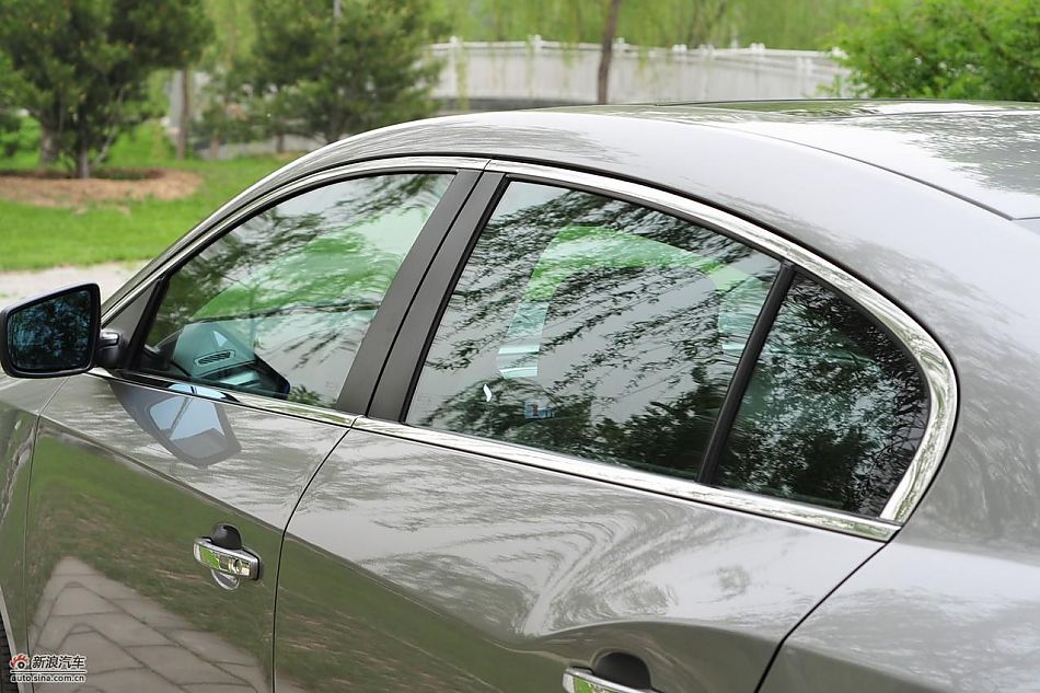 新君越2.0T外观实拍图