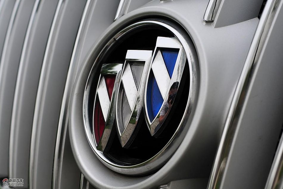 新君越2.0T外观实拍图