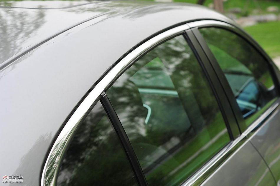 新君越2.0T外观实拍图