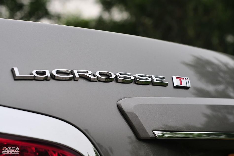 新君越2.0T外观实拍图