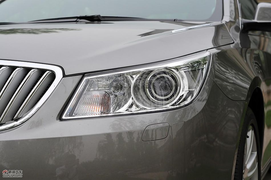 新君越2.0T外观实拍图