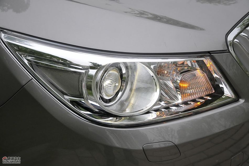 新君越2.0T外观实拍图