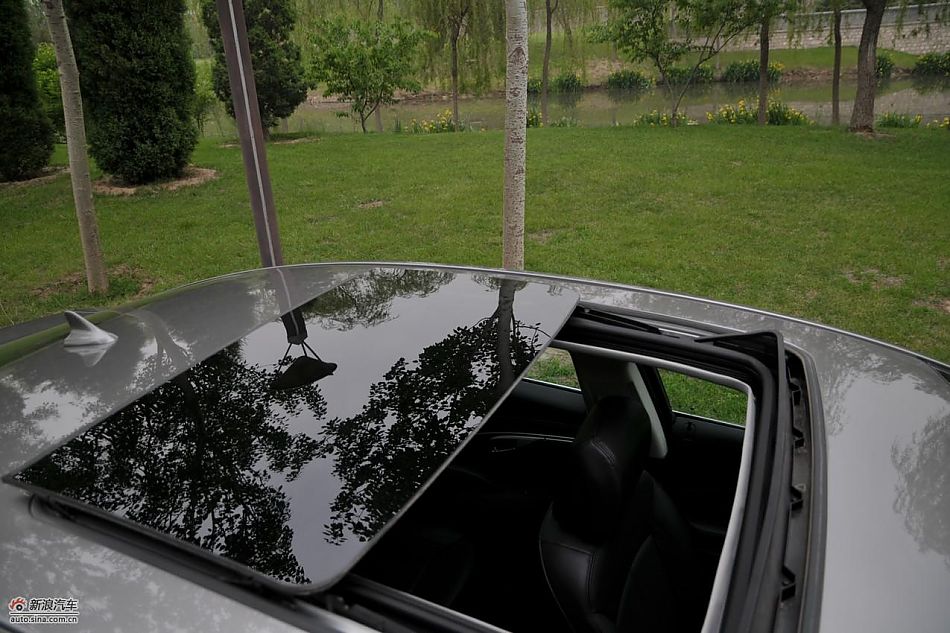 新君越2.0T外观实拍图