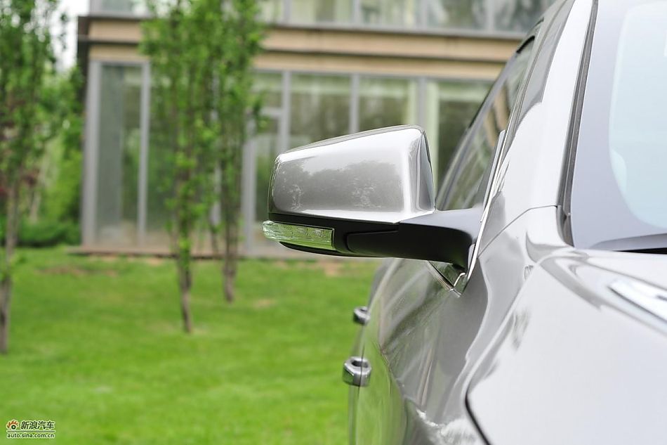 新君越2.0T外观实拍图