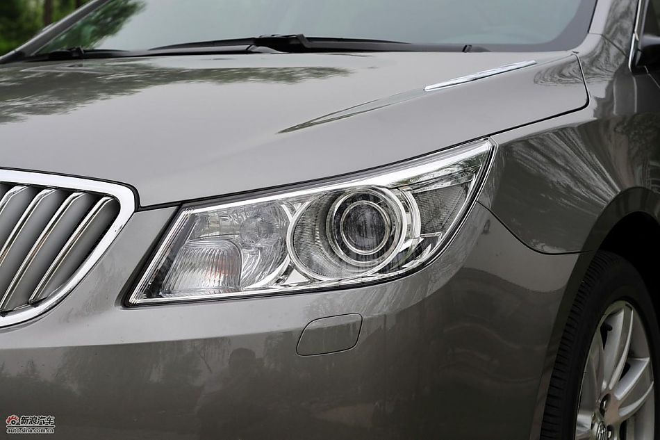 新君越2.0T外观实拍图