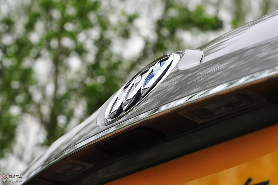新君越2.0T外观实拍图